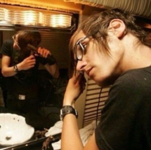 HAPPY BIRTHDAY MIKEY "FUCKIN" WAY!!!! HAGDGEJWJJDSS