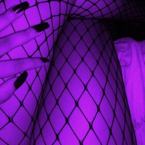 Porn purple-demoness:  💜 The price for a night’s photos