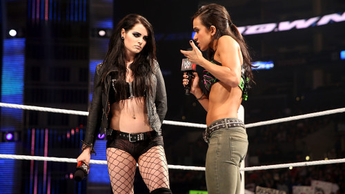 basicallysarayajadebevis:  SmackDown (3.26.15)