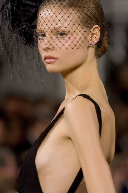 runawayontherunway:  omg Magdalena Frackowiak