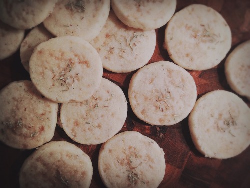 eli-strange-occult: LAVENDER-ROSEMARY-LEMON SHORTBREADThese little cookies may not look like much, b