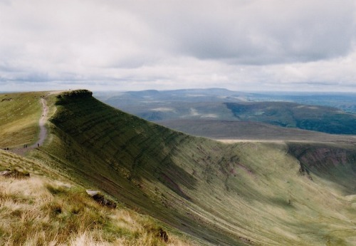 alifeingrain:The Peak of Corn Dhu - September 2018~ Brecon Beacons, Wales ~