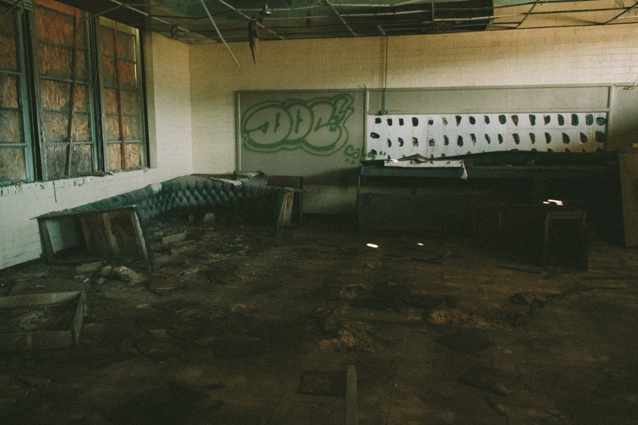 haroldjbgonzales:  Desert Center School.