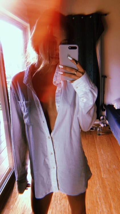 alexisren-daily: March 19: Alexis Ren posted on her Instagram Story (alexisren)