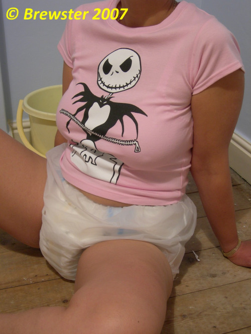 fetishabdlplasticlatex:  suson sissy nappy diaper abdl fetish pee plastic plasticpanty