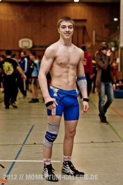 allofthelycra:  Hot guys in lycra, spandex, and other sports gear » http://allofthelycra.tumblr.com
