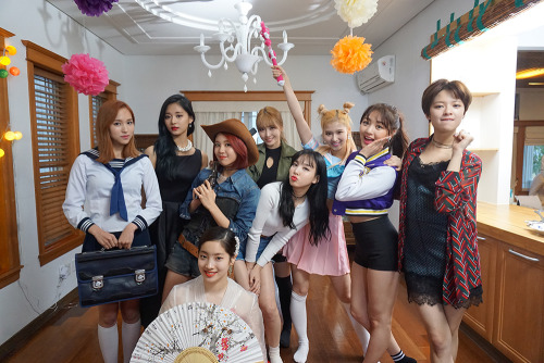 rapbabychaeyoung: TWICE CHEER UP MV BEHIND STORY Photos