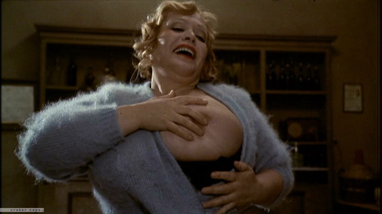 topcelebtits:  Maria Antonietta Beluzzi - Amarcord (1973) Top Celeb Tits rating: