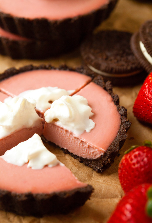 nom-food:Vegan chocolate covered strawberry cheesecakes