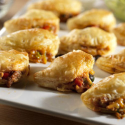 in-my-mouth:  Spicy Black Bean Empanadas