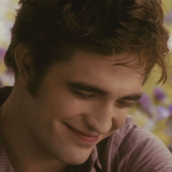 twilightrenaissance: edward texting bella about the snail he saw moodboard