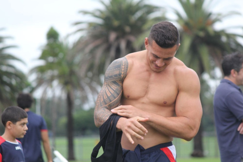 roscoe66:  A few more of Sonny Bill Williams from that training session