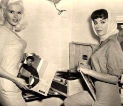 vinylespassion:  Jayne Mansfield & Joan