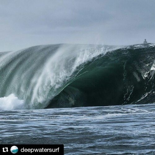 Agarrando el swell en Oregon, slaaaab time #Repost @deepwatersurf with @repostapp ・・・ If only&he