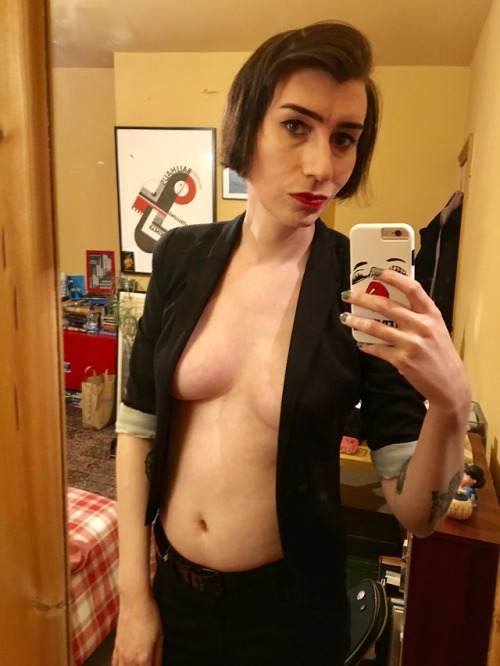 maddiemantis:  maddiemantis:i’m your mom now bonus tiddy