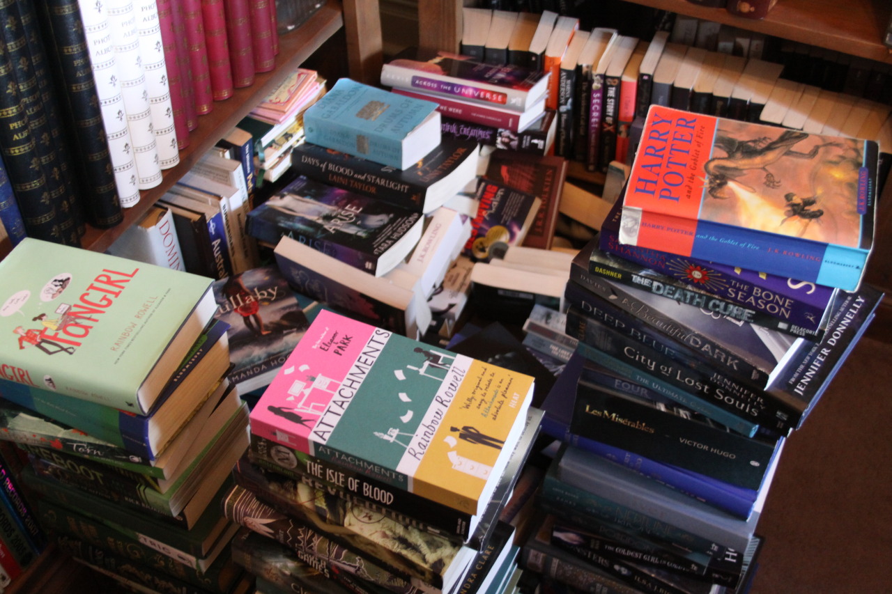 beckisbookshelf:  tilly-and-her-books:  I’ve made a mess.   A gorgeous mess. 