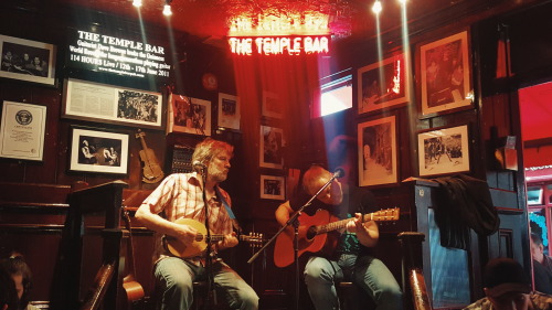 Sexta Feira 13, dia de Temple Bar! Um dos lugares mais alegres de Dublin, onde se concentram os