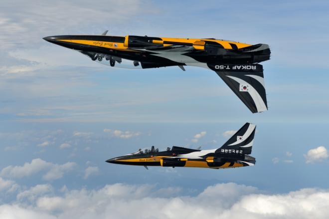 michell169:  T-50 Aguilas Negras. Corea.