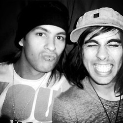 bandmembertories:  ._. the Fuentes brothers