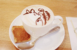 strawberrysandwich:  kawaii-i:  Totoro Cappuccino