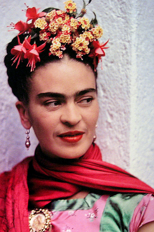 vintagegal:Frida Kahlo photographed by Nickolas Muray (via)“They thought I was a Surrealist, b