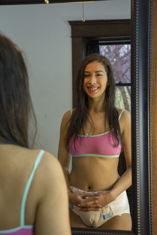 bryanportergalaxyphotography: Kitty gets ready in the morning. Just out of bed still in her wet over
