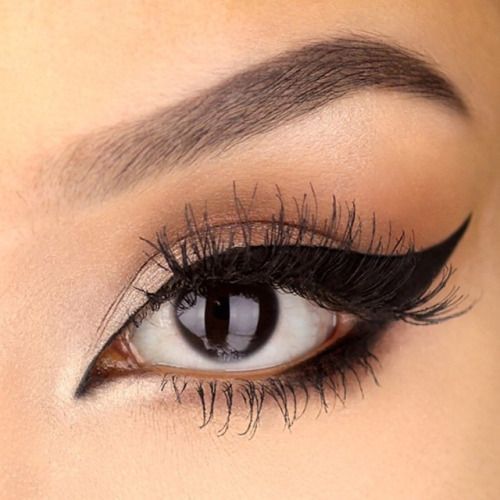 Winged eyeliner step by step