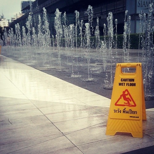 Ahh…Got it! #wetfloor #sign