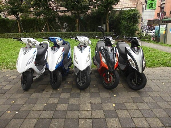 Yahoo奇摩愛買誌i Buy 不想趕公車擠捷運 你需要 125cc速克達選購術