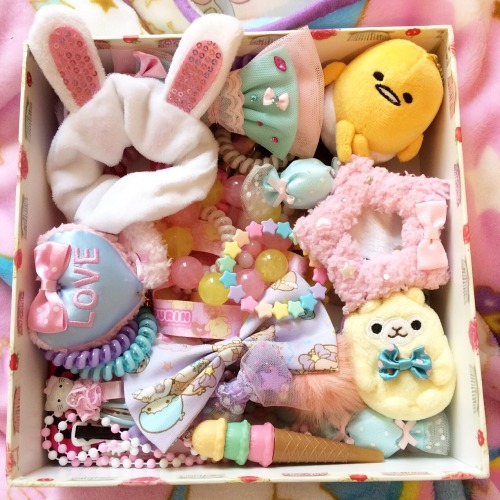 little-momiji:Little box of accessories  ig: @littlemomiji ✨