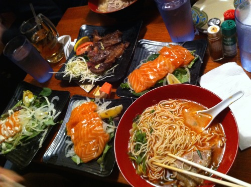 girllookitthatbody-ahh: Best salmon sashimi I’ve ever had. Hence the two servings all for me :