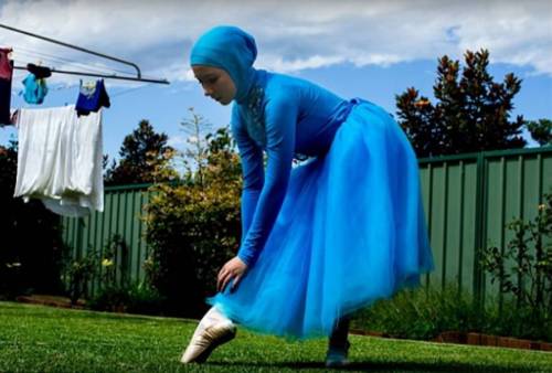micdotcom:  Meet the Australian teen hoping to be the world’s first Muslim pro ballerina Steph