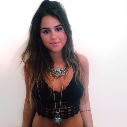 mantradosurf:  paznativa:  linda, socorro  Mds que linda!!!