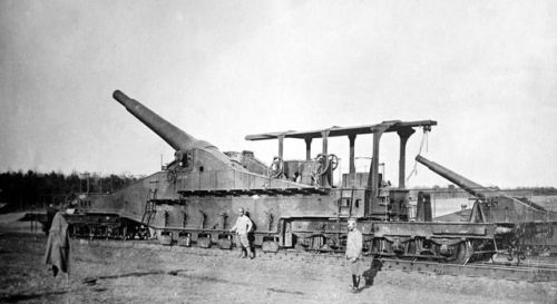 French railway gun from the first World War. These artillery pieces were first used in the American 