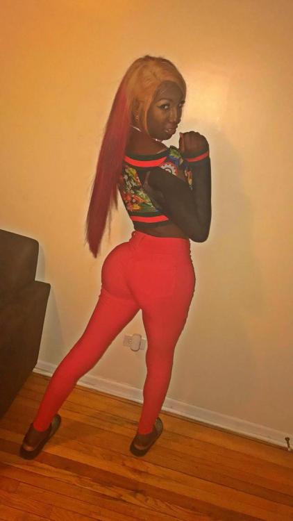chicagotrannyreviews:  SHARE EXPERIENCES:  TS DIAMOND:http://chicago.backpage.com/Transgender/heavy-shooter-exotic-sexy-chocolate-freak-ready-to-have-fun-available-now/54333392