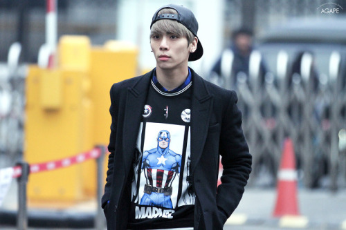 Porn fyjjong:   en route to music bank - 150116agape (do photos