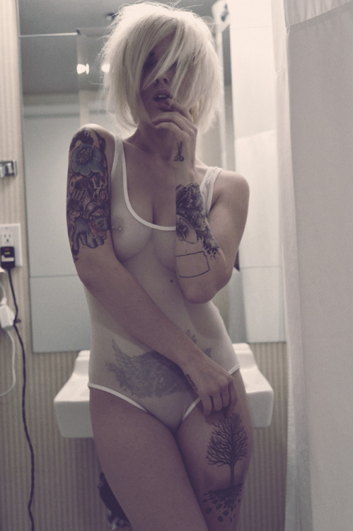 hbpisdrunk:  fuckoff-kindly:  Alysha Nett // tattoos.  Found another one of my photos.  