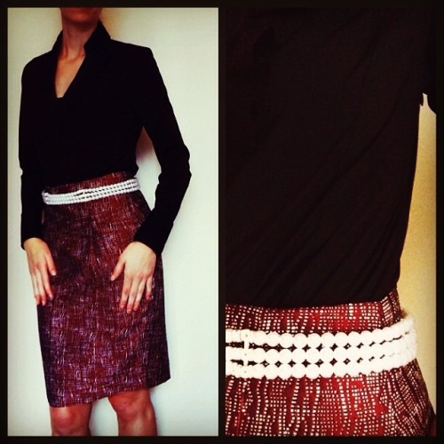 Finally was warm enough to break out a skirt! Black blouse with ruffles, red woven skirt from @theli