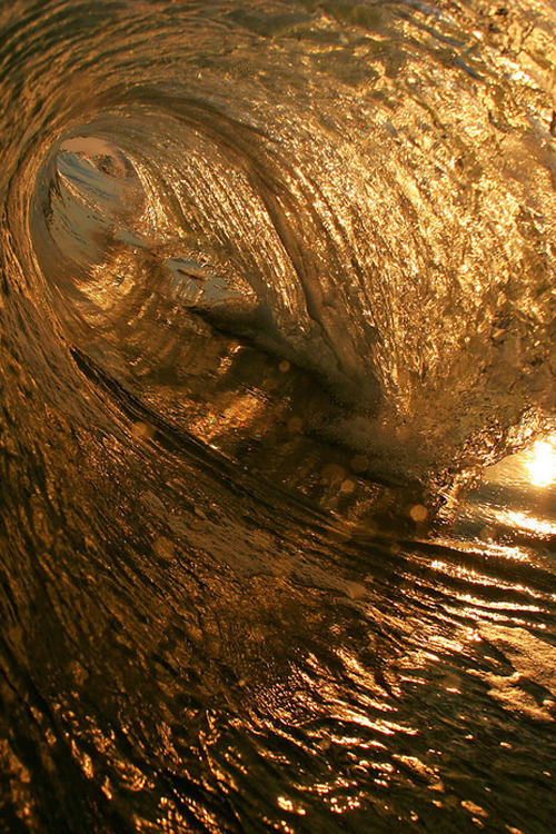 plasmatics-life:  Wave & sunrise | (by Julien Bacal)
