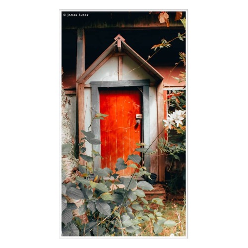 3.0 Little Red Door . . . . #photography #sonya200 #autumnvibes #amateurphotography #aesthetic #sony