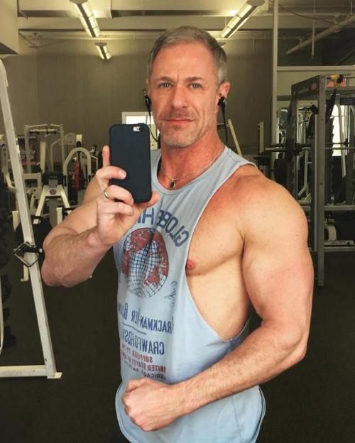 Muscle dads