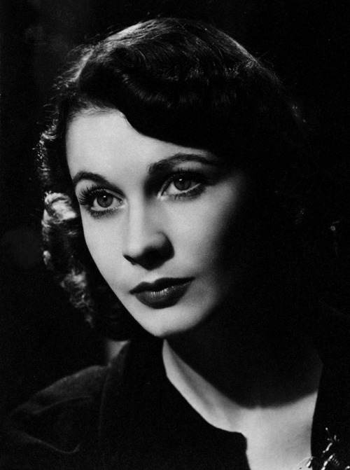 vivlings: Vivien Leigh hair modelling for Rudolph Steiner and photographed by Angus McBean, 1936.