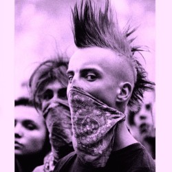 punkpistol-seditionaries:  #punks #style