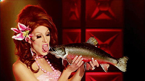 lunastrate:  “Hey girls, my name’s Alaska…”“Detox comin’ at you with