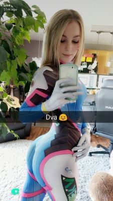 girls-do-cosplay:  STPeach as D.Va from Overwatch [x-post r/fitthescreen] http://tiny.cc/tazzpy