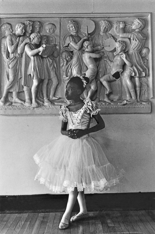 joeinct:Dance Recital in Brooklyn. Photo by Leroy Henderson, 1992