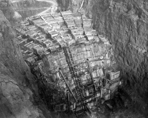 history-museum:  Hoover Dam takes shape. Looking upstream from the Nevada rim, 24 February 1934. [1,600x1,280]history-museum.tumblr.com 