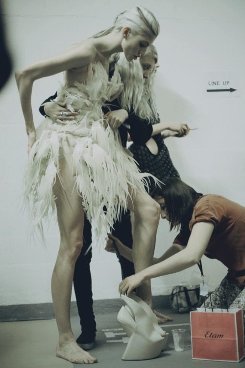 Iris van Herpen / Fall 2014 / RTW Model: Devon Windsor Backstage