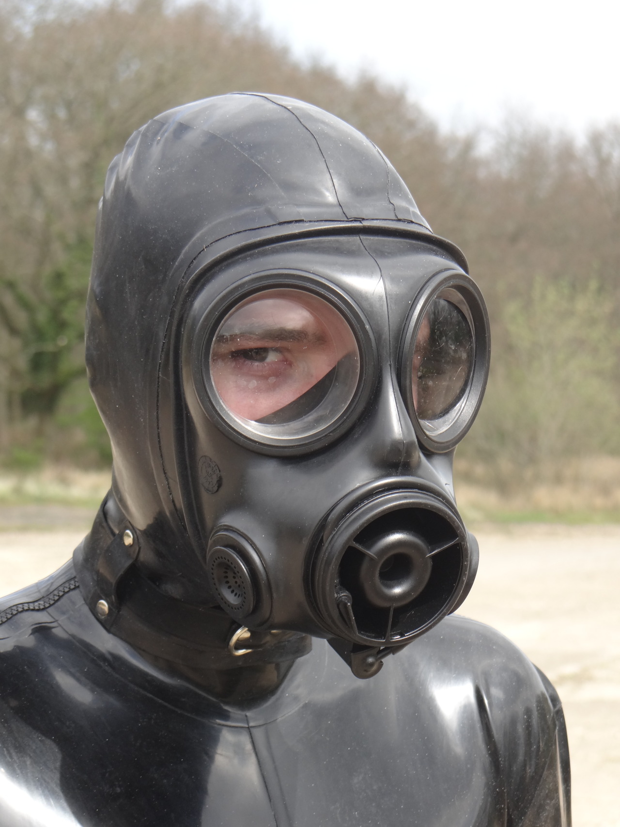 latexste:  jeeves87:  A bit of outdoor gimp fun today  What a sexy gimp!!!! all it