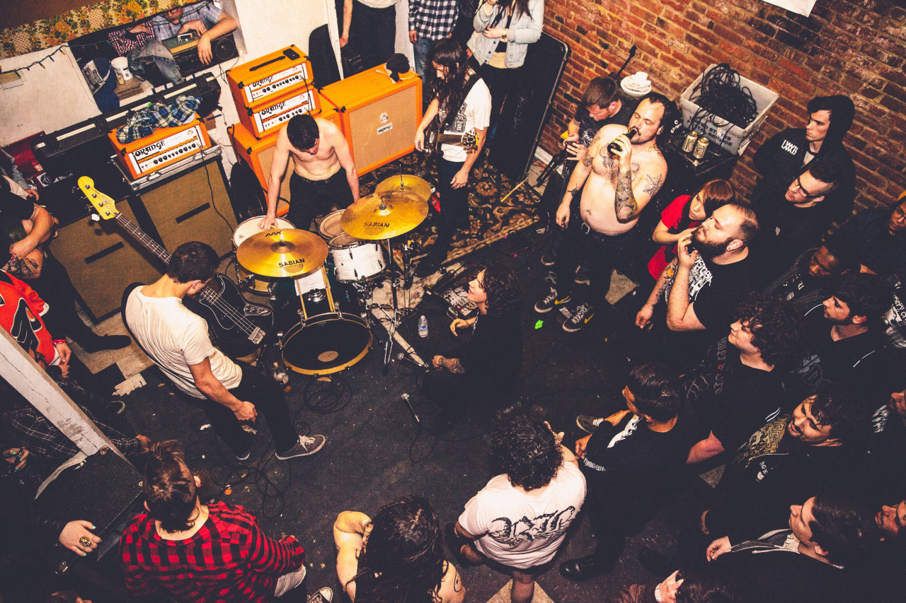 tylerfromnj:  full of hell played a kitchen the other night in philadelphia, i’ll